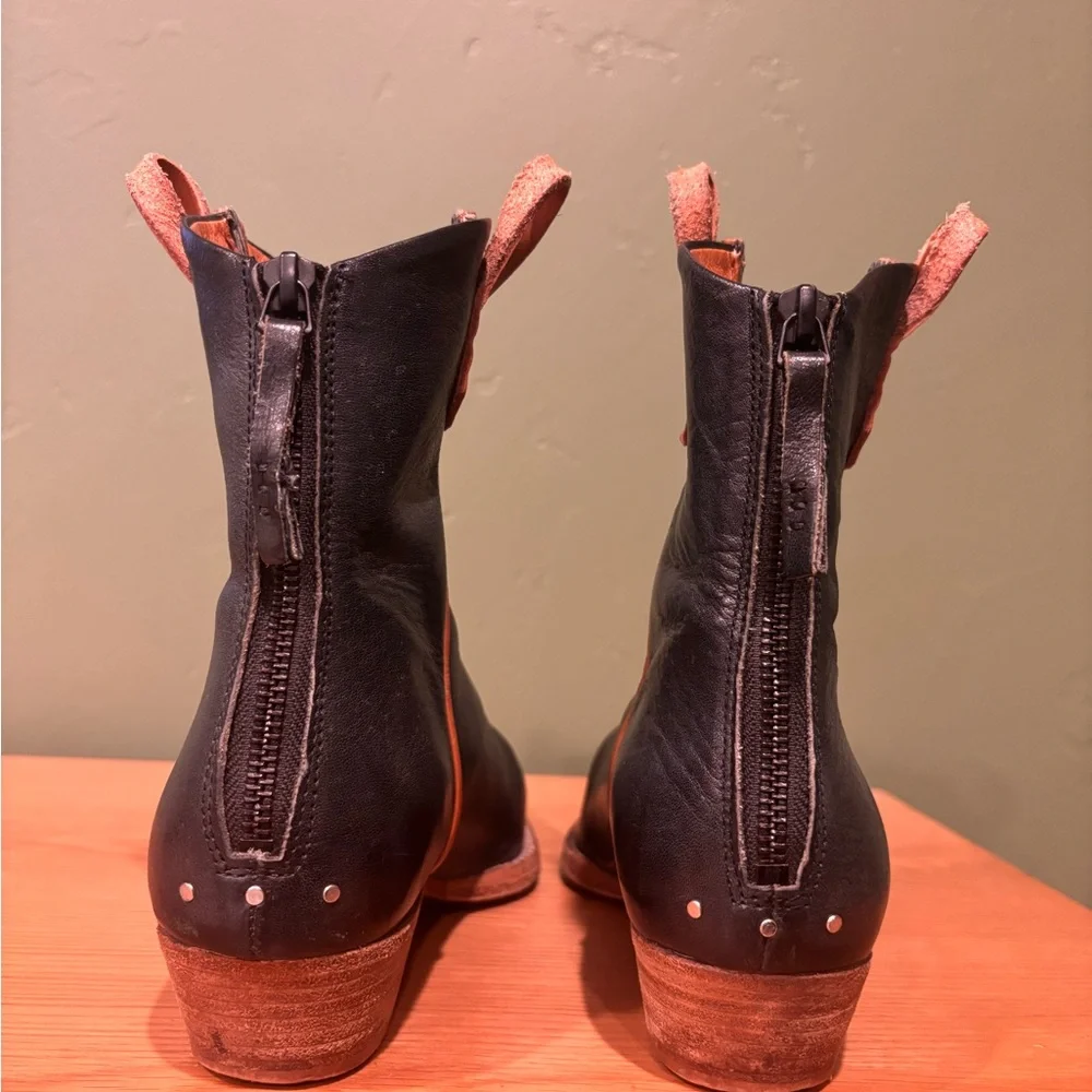 Free People - Wesley ankle boot in washed black. W 9 - Picture 4 of 8